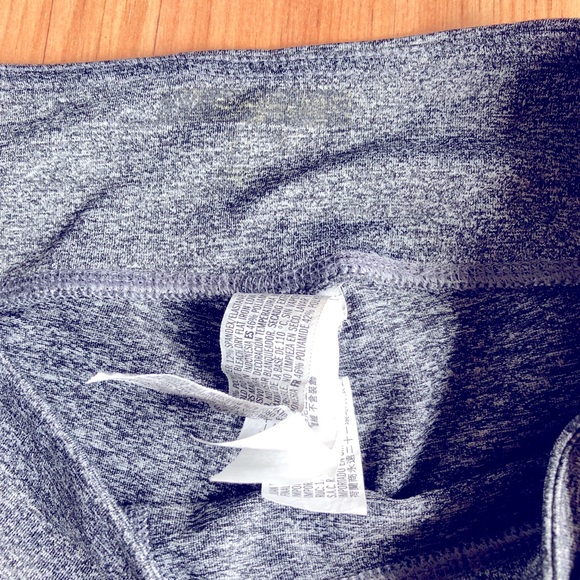 FOREVER 21 Yoga Capri Leggings Pockets Gray Small - Picture 12 of 16